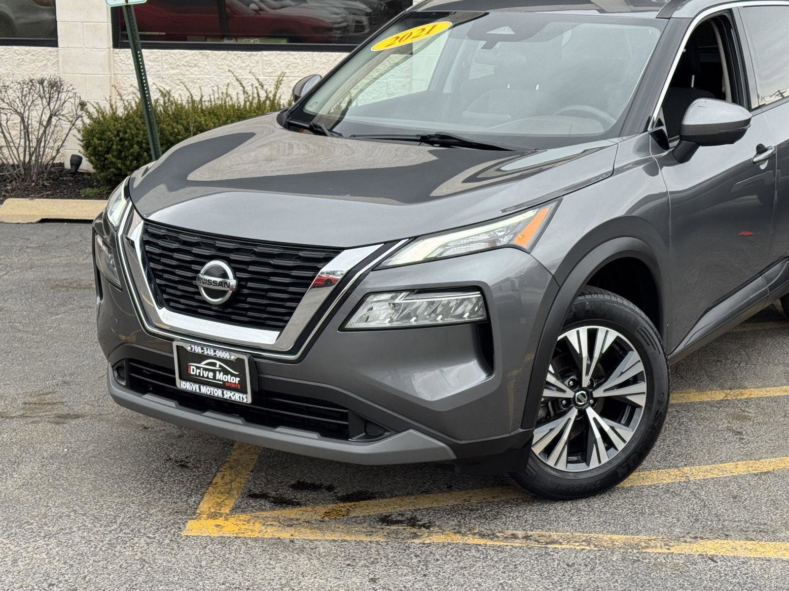 Used 2021 Nissan Rogue SV AWD/4WD image 3