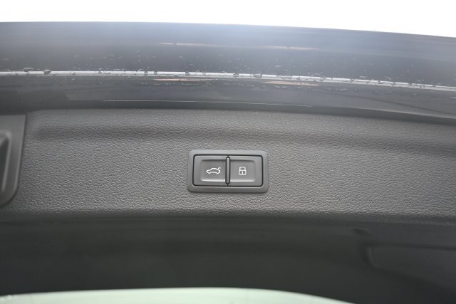 Used 2024 Audi Q3 2.0T Premium AWD/4WD image 37