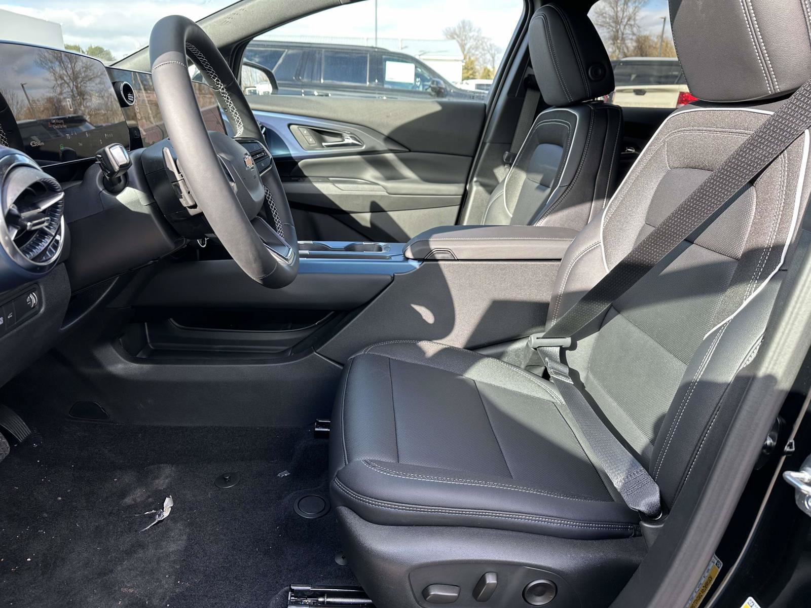 New 2026 Chevrolet Equinox EV LT w/ Convenience Package II FWD image 21