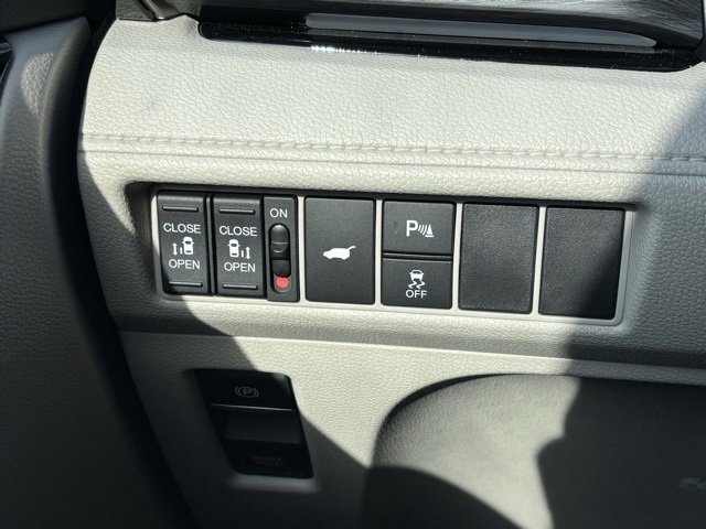 Certified 2026 Honda Odyssey Elite image 17