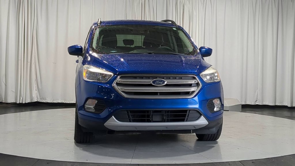 Used 2018 Ford Escape SE w/ Ford Safe & Smart Package FWD image 4