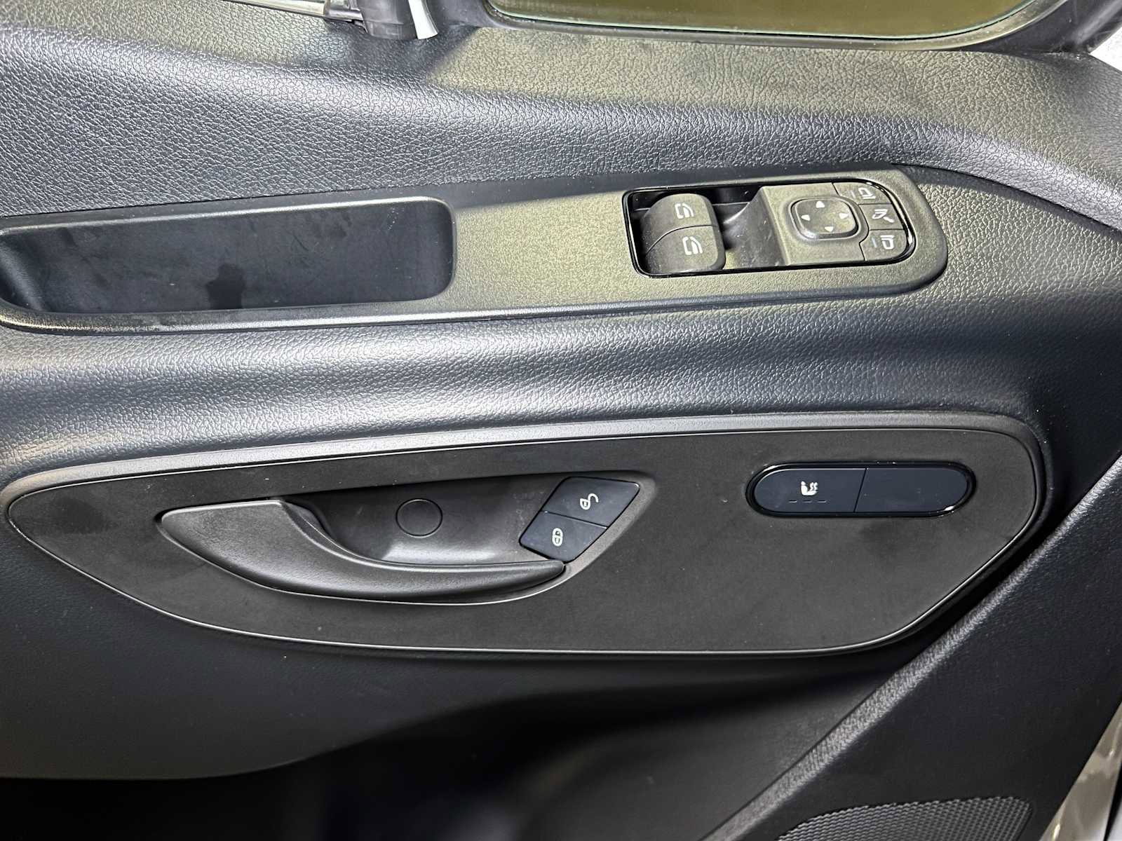 Used 2025 Mercedes-Benz Sprinter 2500 image 18