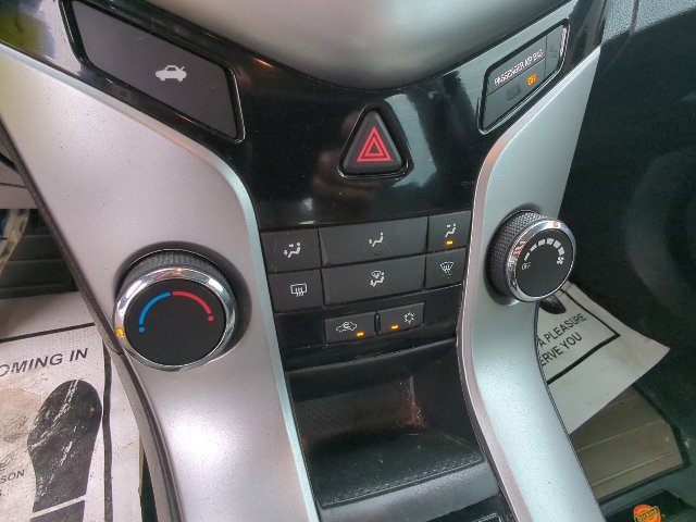 Used 2015 Chevrolet Cruze LT FWD image 17