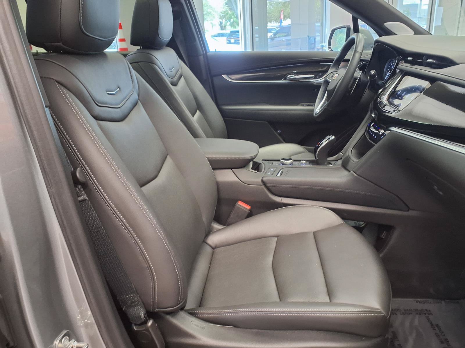 Certified 2024 Cadillac XT6 Sport w/ Technology Package AWD/4WD image 11