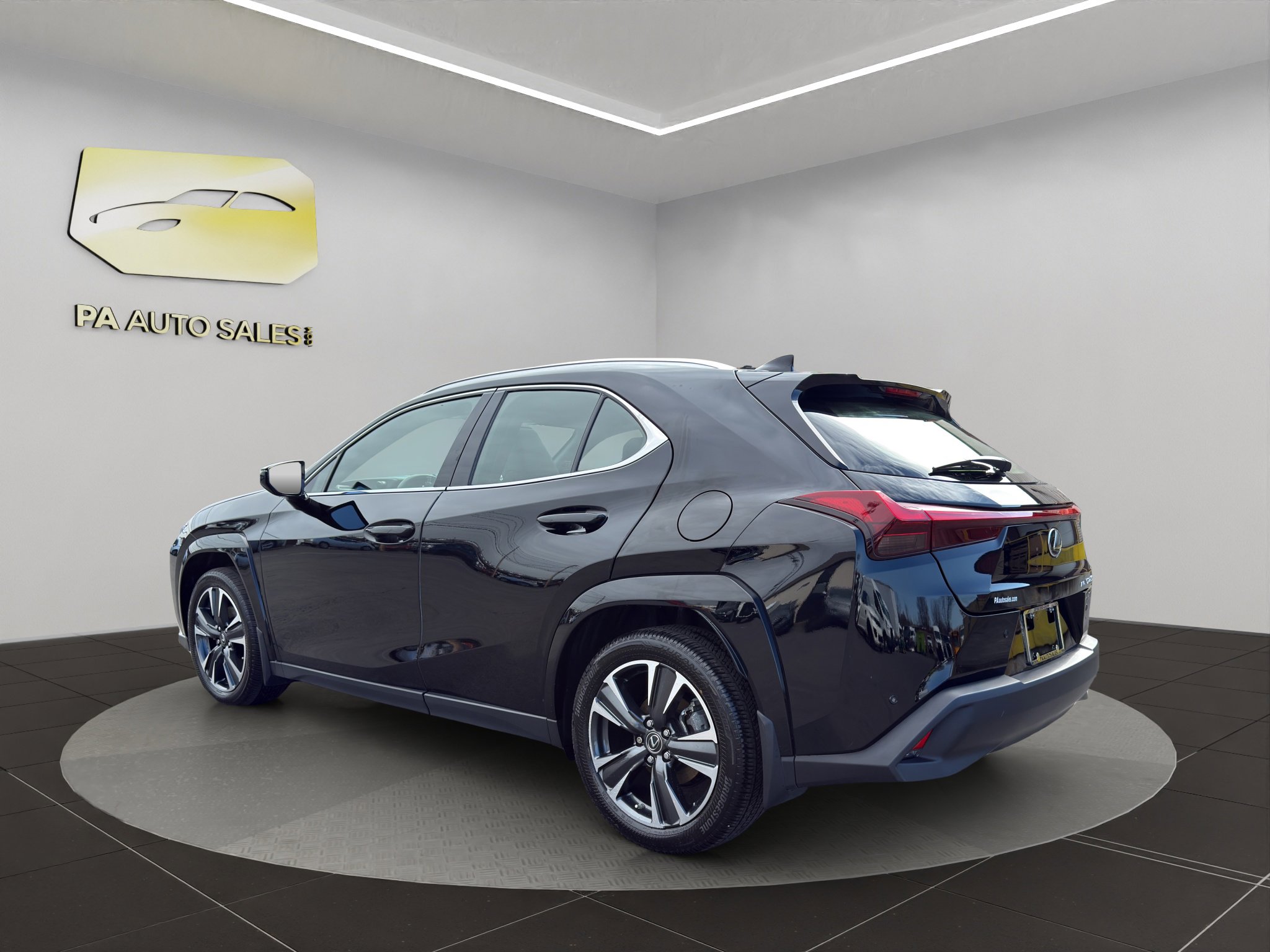 Used 2023 Lexus UX 250h AWD w/ Accessory Package (Z1) image 5