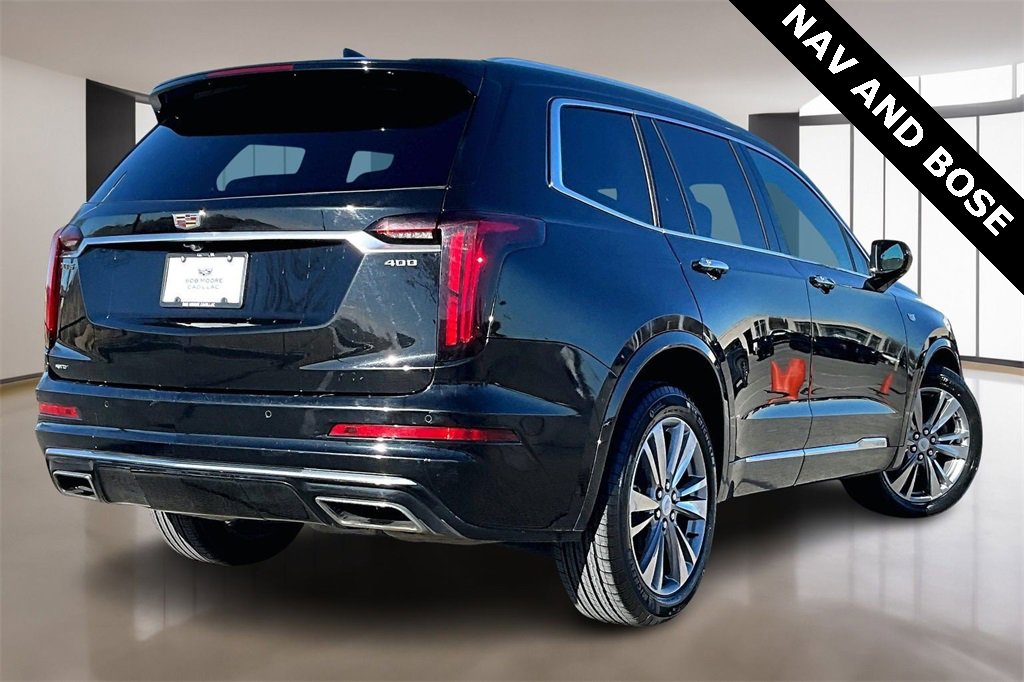 Used 2023 Cadillac XT6 Premium Luxury image 2