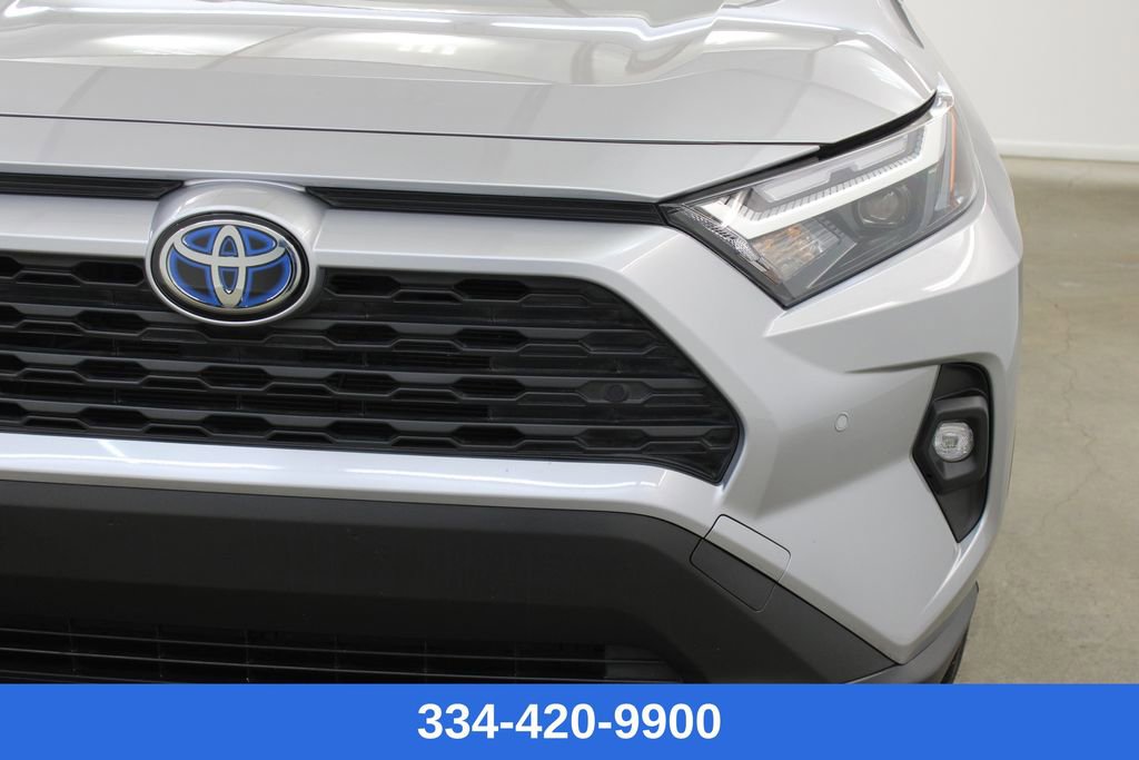 Used 2022 Toyota RAV4 XLE Premium image 7
