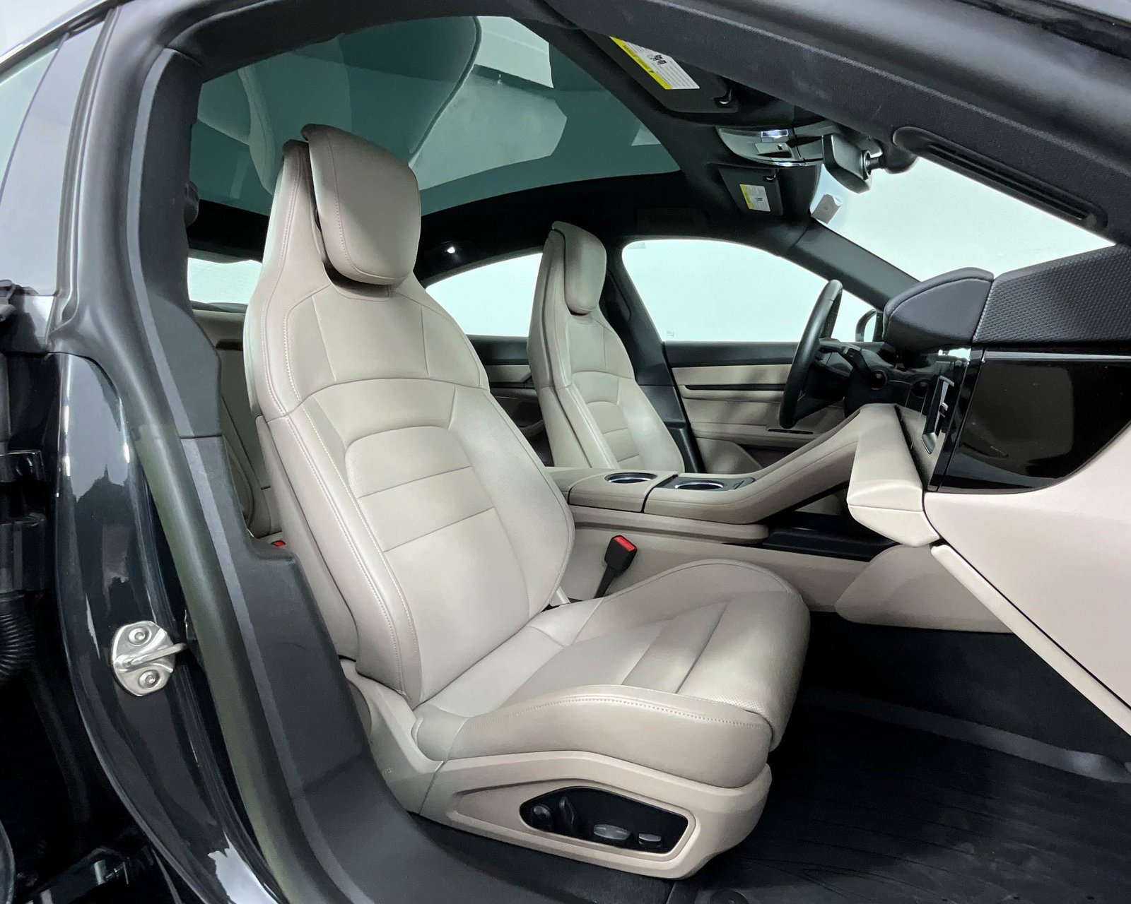 Certified 2024 Porsche Taycan image 21