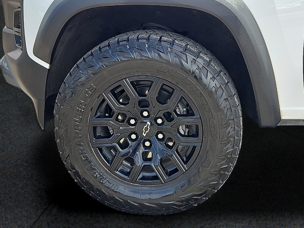 Used 2024 Chevrolet Colorado Trail Boss w/ Advanced Trailering Package AWD/4WD image 8