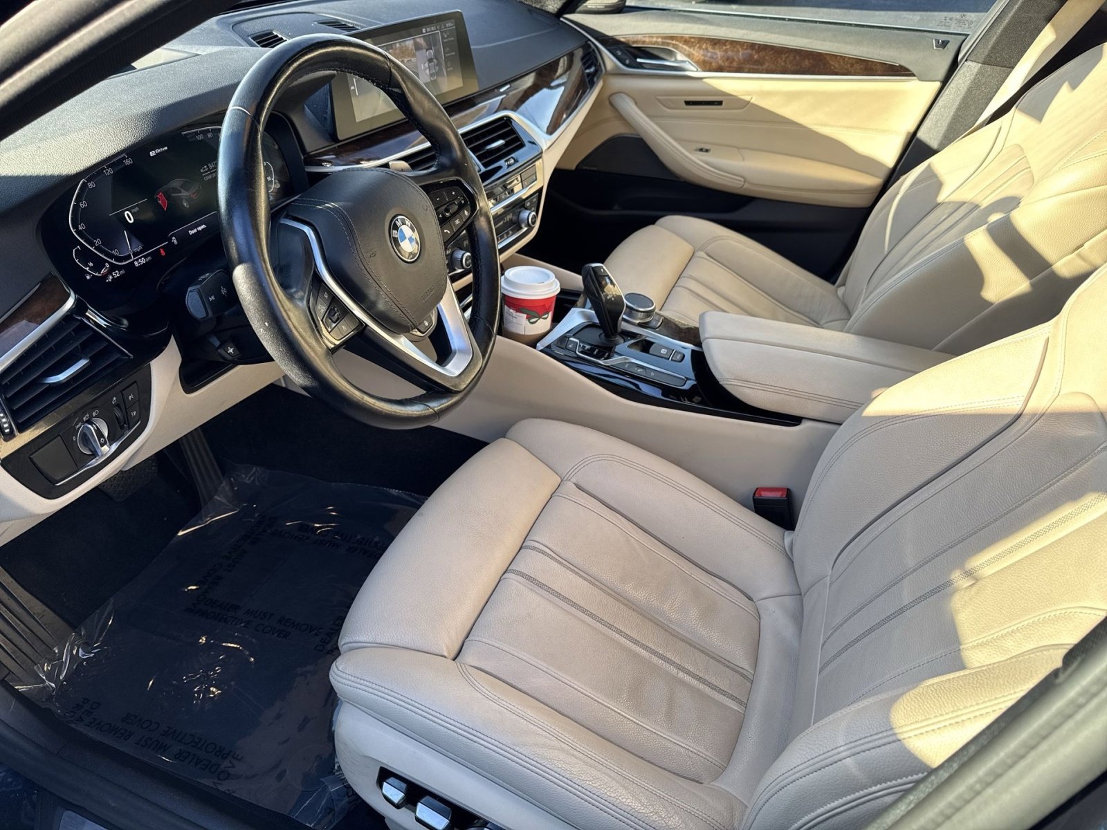 Used 2020 BMW 530e xDrive w/ Premium Package image 10