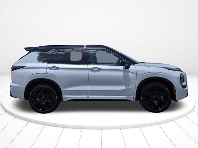 New 2026 Mitsubishi Outlander SEL Black Edition FWD image 2