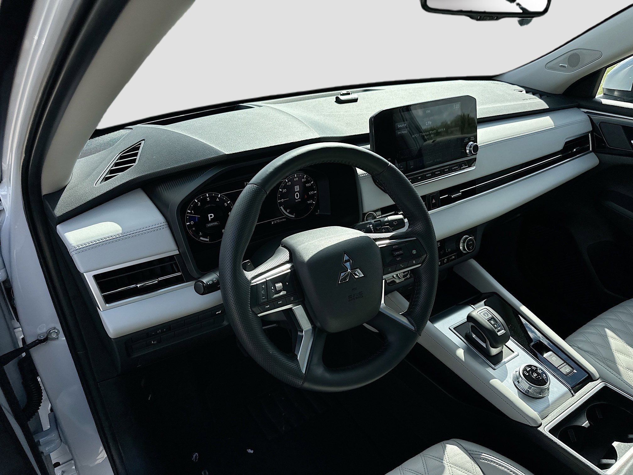 Used 2024 Mitsubishi Outlander SEL Black Edition image 9