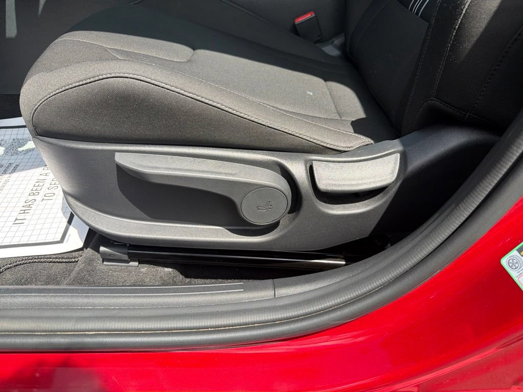 Used 2025 Hyundai Elantra SEL FWD image 14