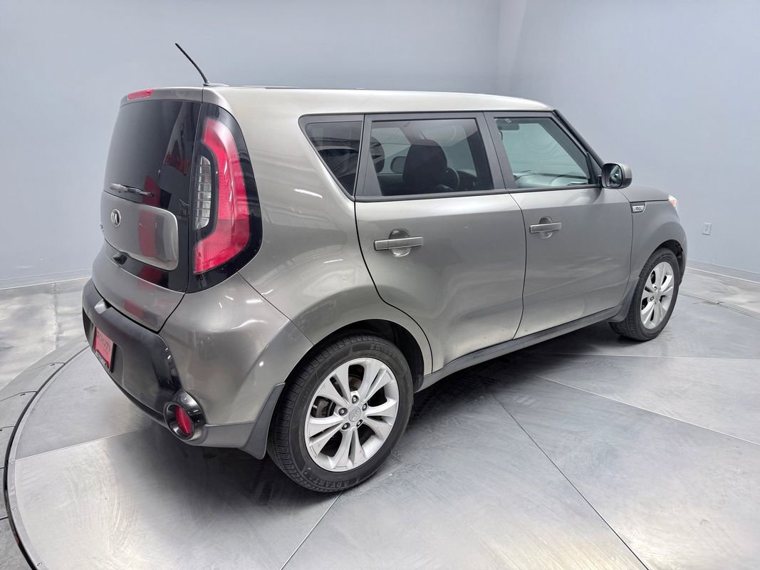 Used 2016 Kia Soul + image 5
