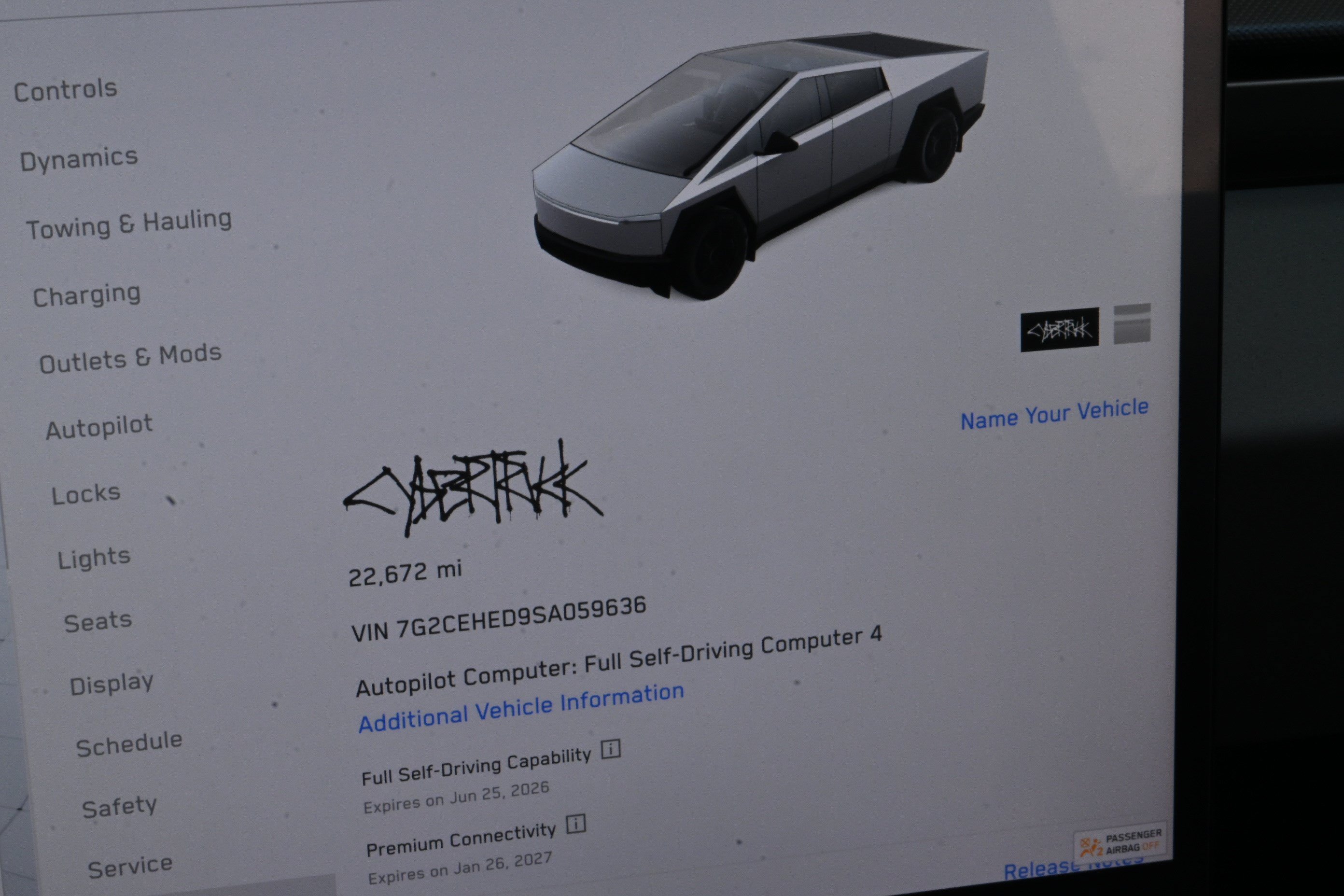 Used 2025 Tesla Cybertruck AWD Crew Cab image 18