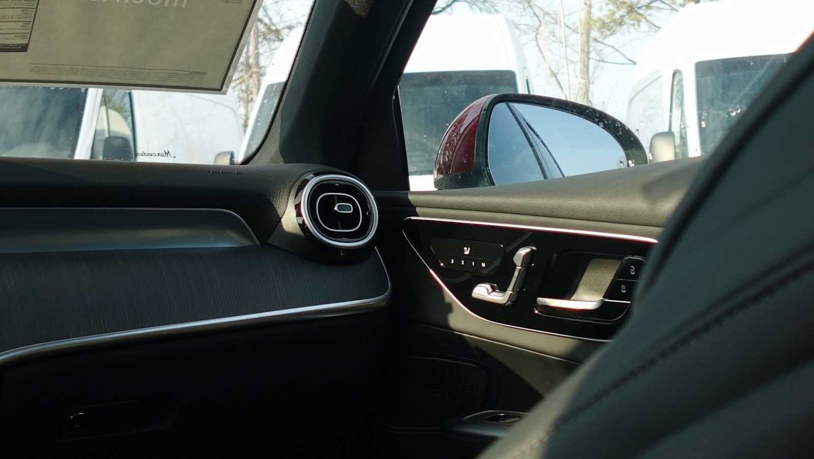 Used 2026 Mercedes-Benz GLC 300 4MATIC image 28