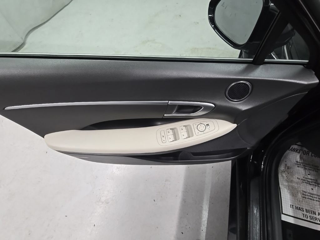 Used 2025 Hyundai Sonata SEL FWD image 11