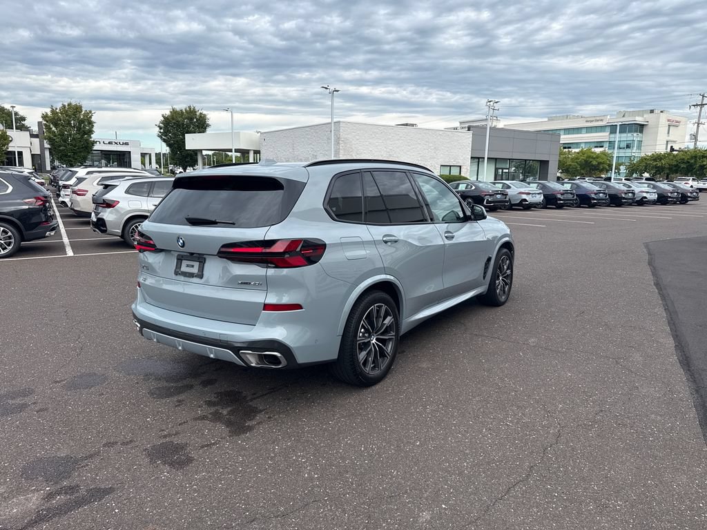 Certified 2024 BMW X5 xDrive40i w/ M Sport Package AWD/4WD image 5
