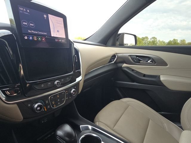 Used 2022 Chevrolet Traverse Premier FWD image 31