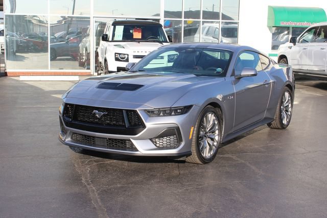 Used 2026 Ford Mustang GT Premium RWD image 4