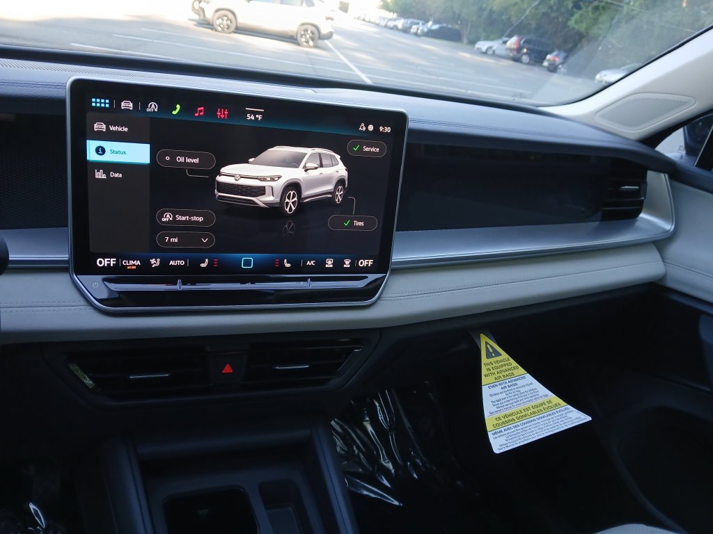 New 2027 Volkswagen Tiguan SE FWD image 17