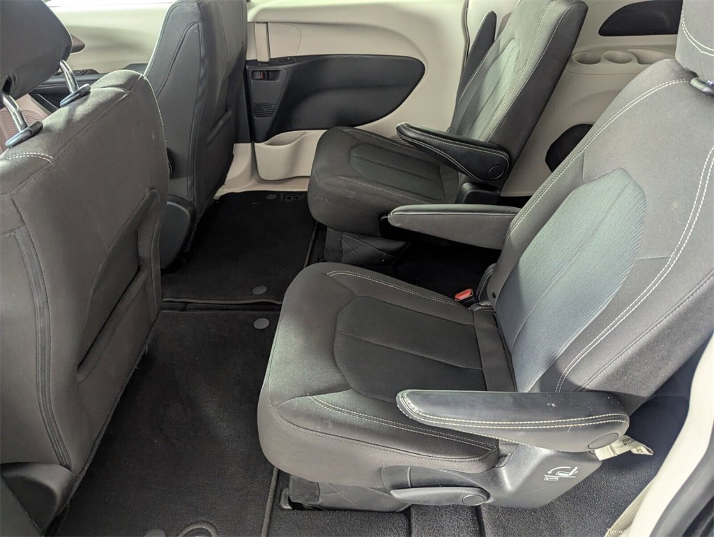 Used 2023 Chrysler Voyager LX image 13