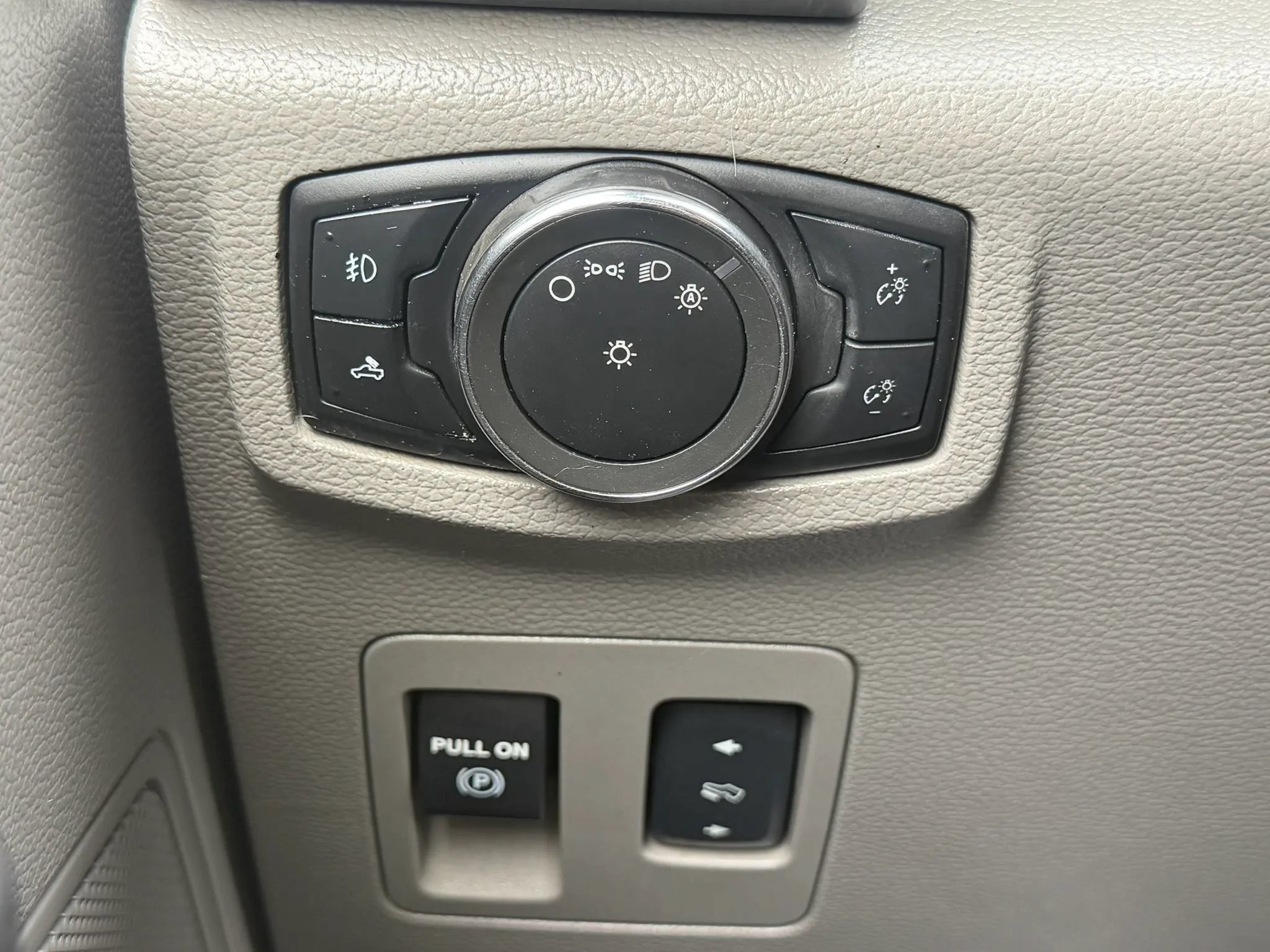 Used 2015 Ford F150 XLT w/ Equipment Group 301A Mid RWD image 19