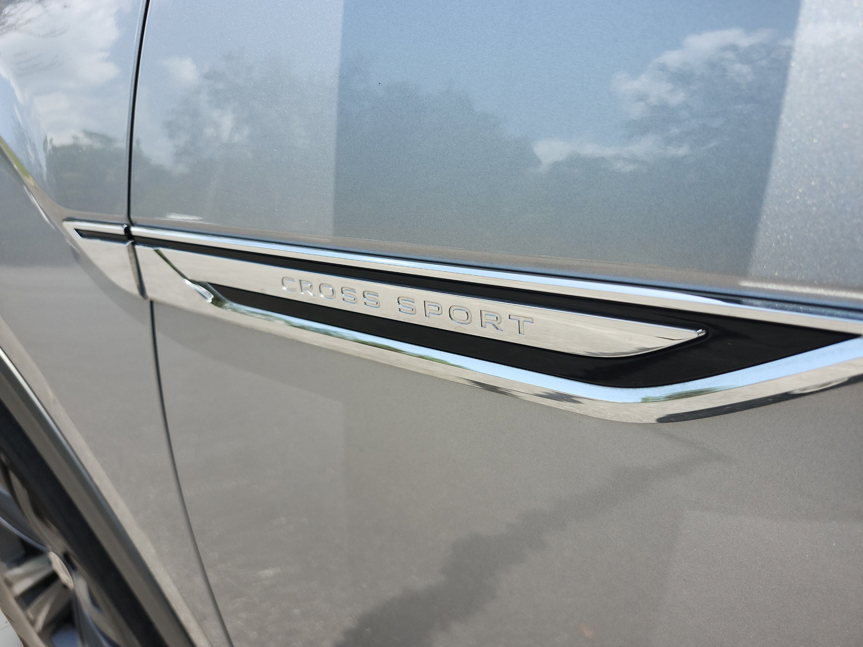 Used 2020 Volkswagen Atlas Cross Sport SE FWD image 29