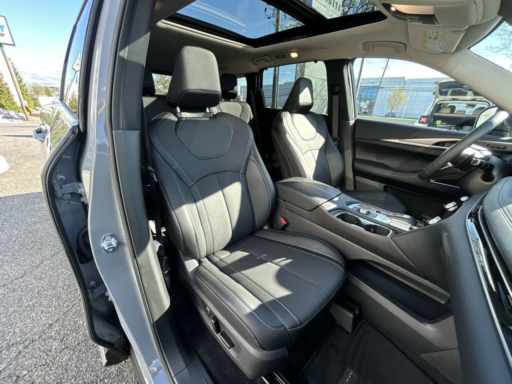 Certified 2026 INFINITI QX60 Luxe w/ Family Package image 26