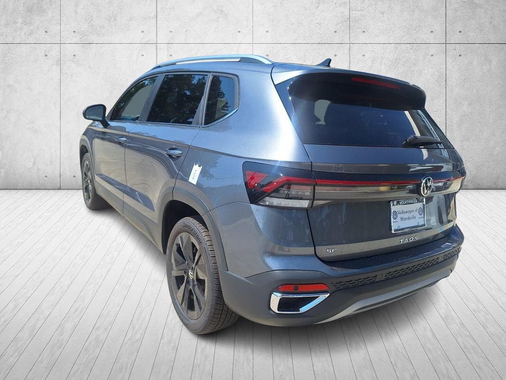 Used 2025 Volkswagen Taos SE FWD image 3