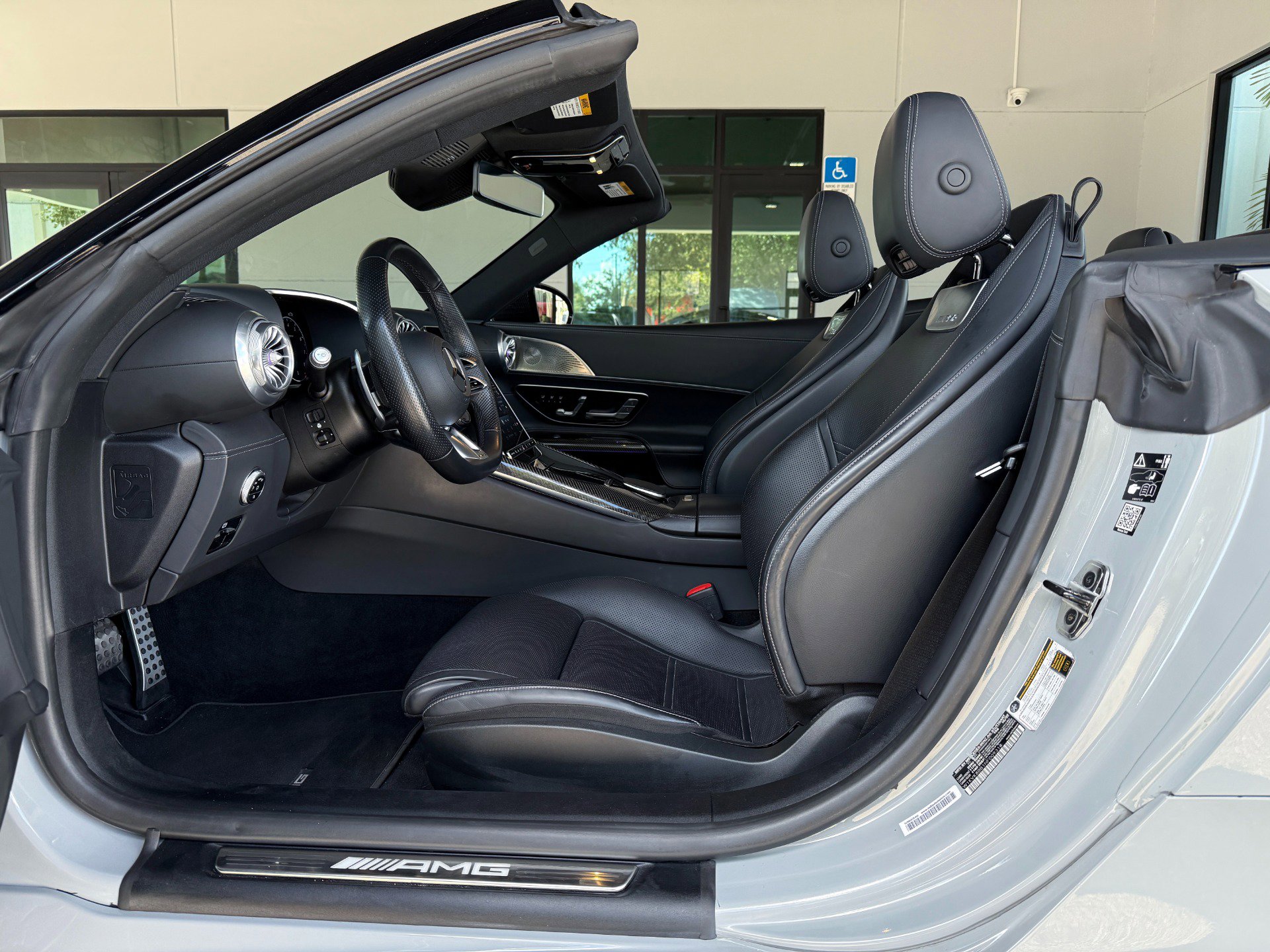 Used 2022 Mercedes-Benz SL 63 AMG 4MATIC image 35