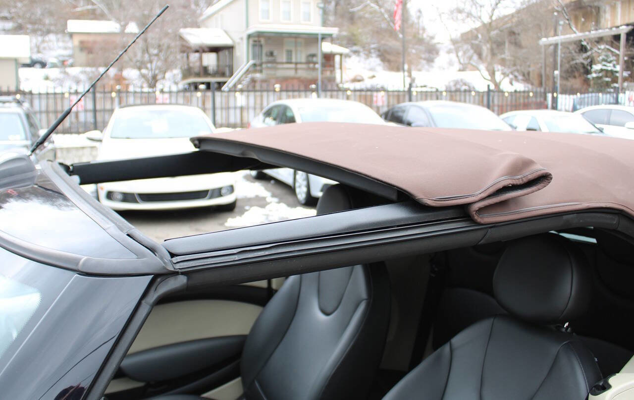 Used 2012 MINI Cooper Convertible image 27