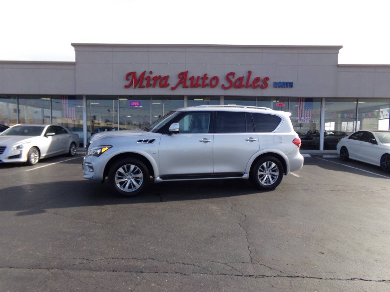 Used 2015 INFINITI QX80 4WD w/ Driver's Assistance Package image 1