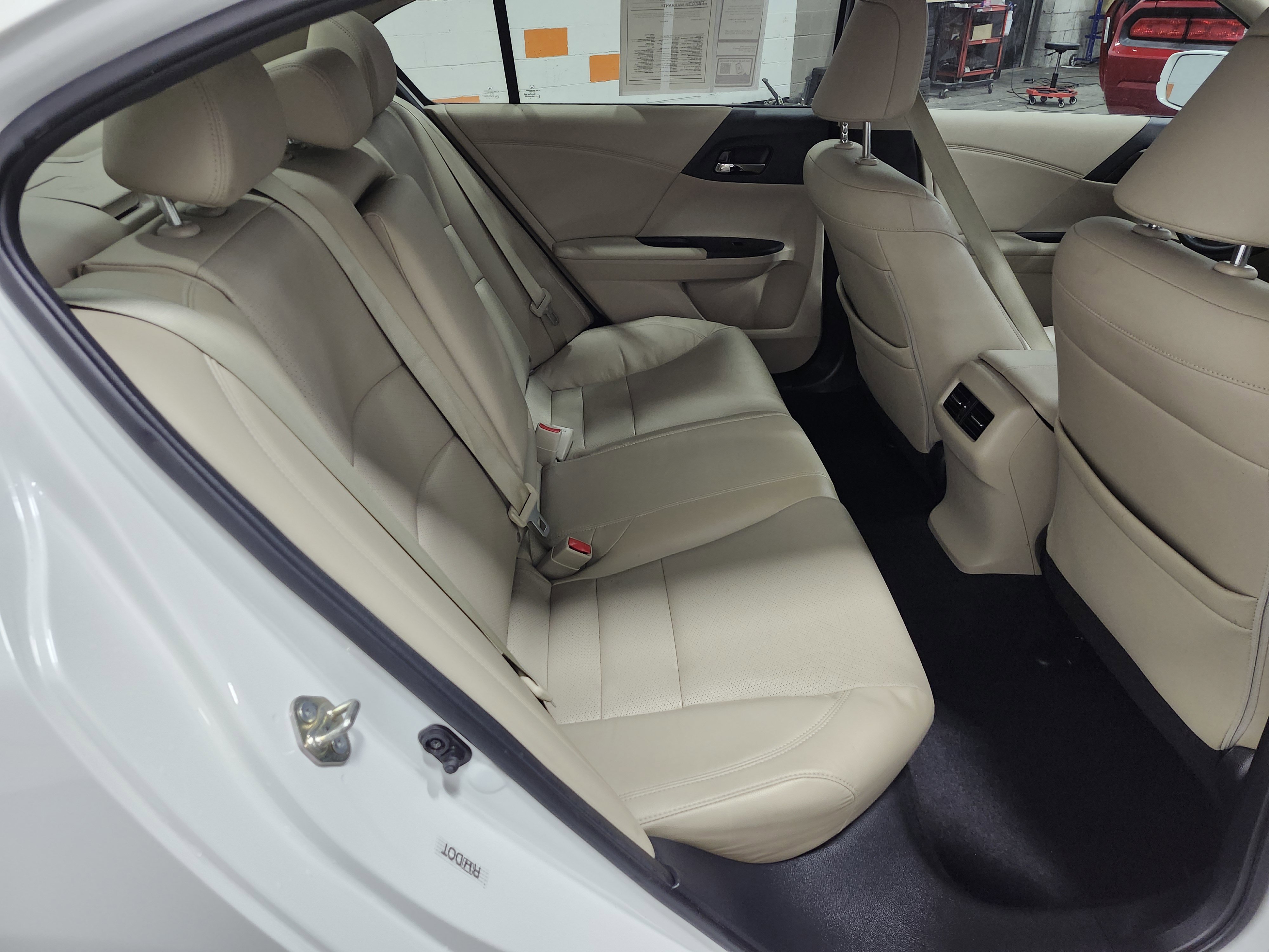 Used 2017 Honda Accord EX-L image 19