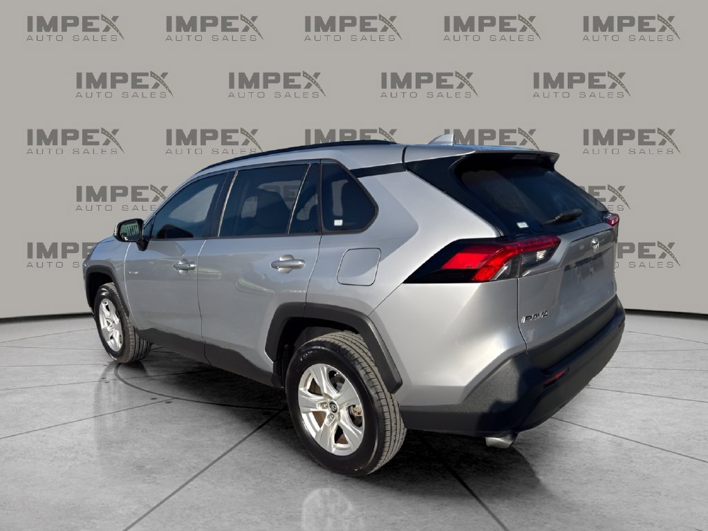 Used 2019 Toyota RAV4 XLE FWD image 3
