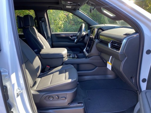 New 2026 GMC Yukon Elevation image 32