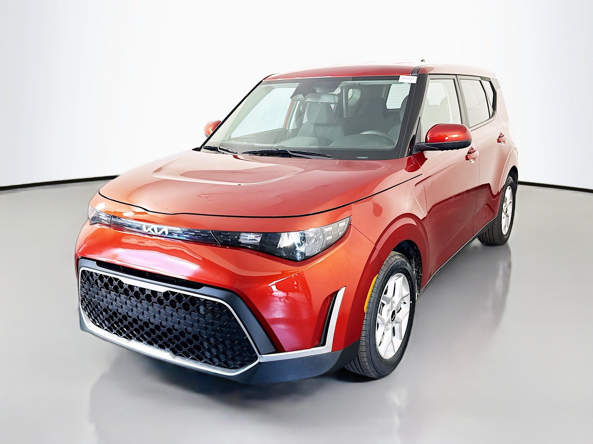 Used 2023 Kia Soul LX w/ LX Technology Package FWD image 4