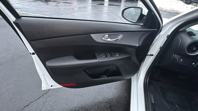Used 2024 Kia Forte LXS image 10