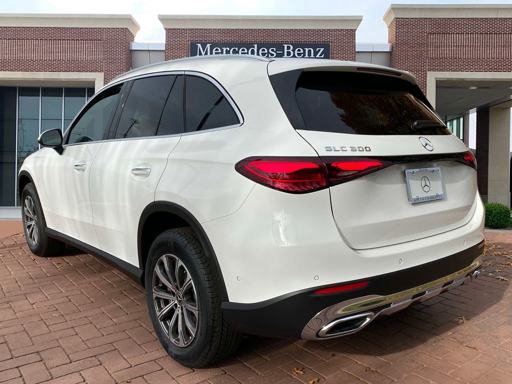 Certified 2025 Mercedes-Benz GLC 300 4MATIC image 6