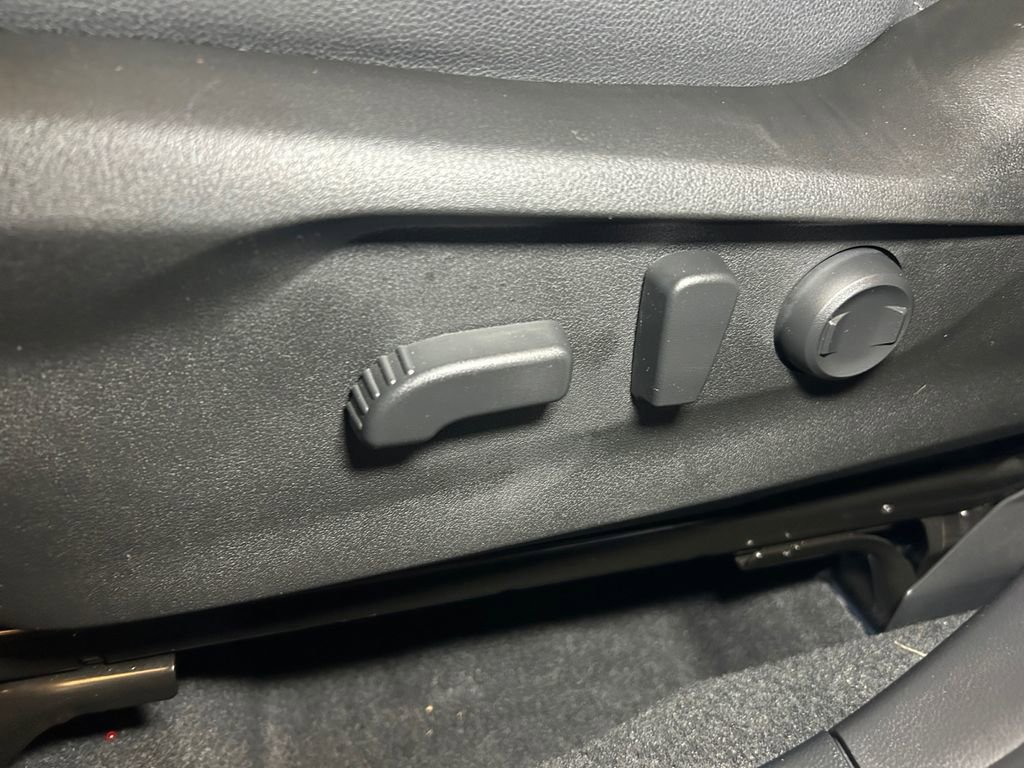 Used 2023 Subaru Forester Premium AWD/4WD image 22