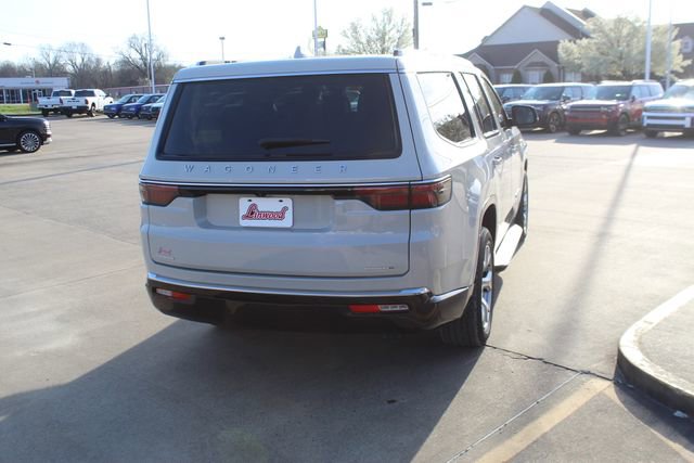 Used 2022 Jeep Wagoneer Series II AWD/4WD image 5