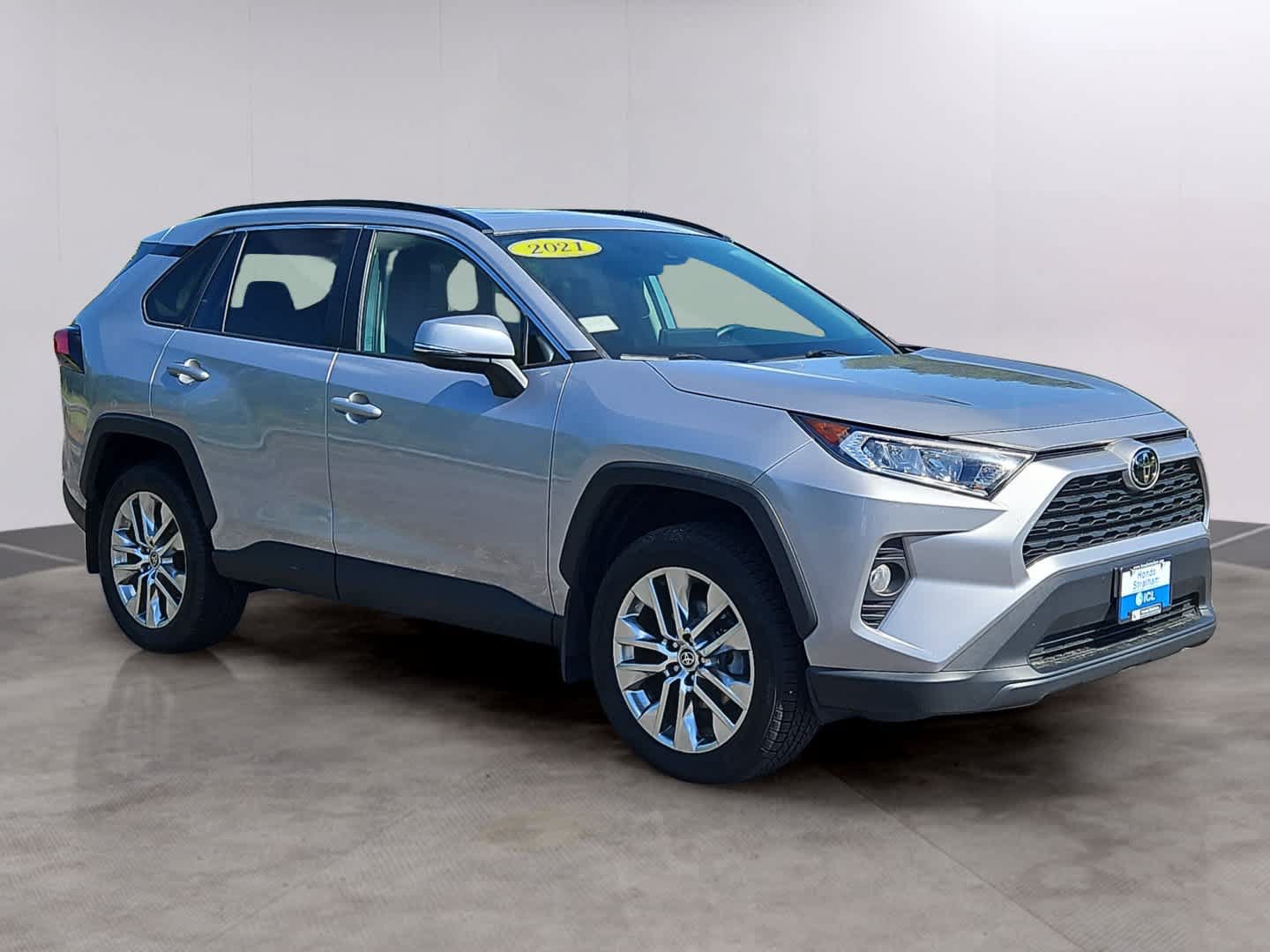 Used 2021 Toyota RAV4 XLE Premium AWD/4WD image 29