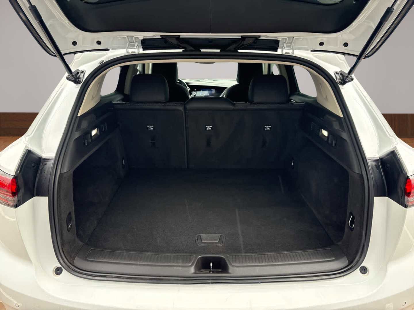 Used 2022 Buick Envision Preferred w/ Safety Package image 18