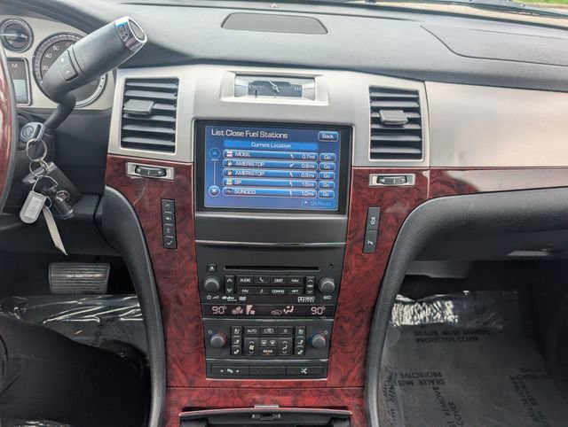 Used 2013 Cadillac Escalade Luxury image 12