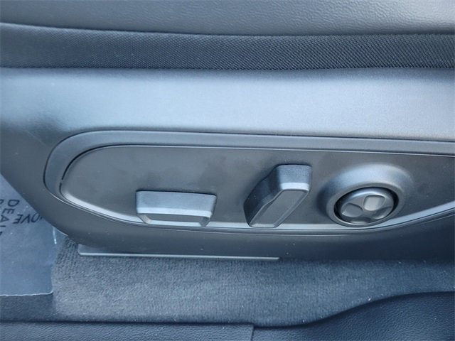 New 2025 Jeep Grand Cherokee Altitude image 5