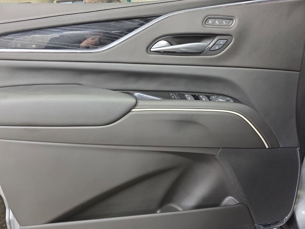 Used 2024 Cadillac Escalade Sport w/ LPO, ONYX Package image 32