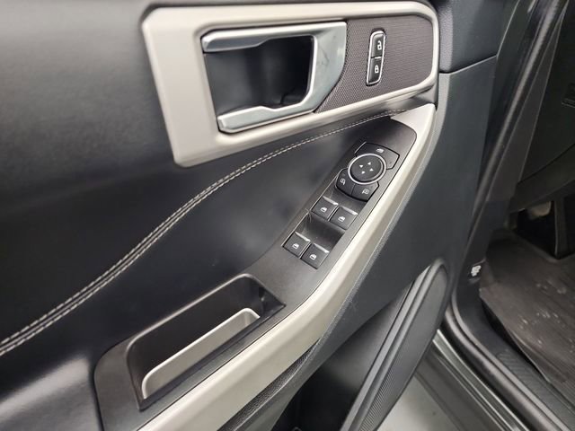 Used 2022 Ford Explorer XLT w/ Equipment Group 202A image 16