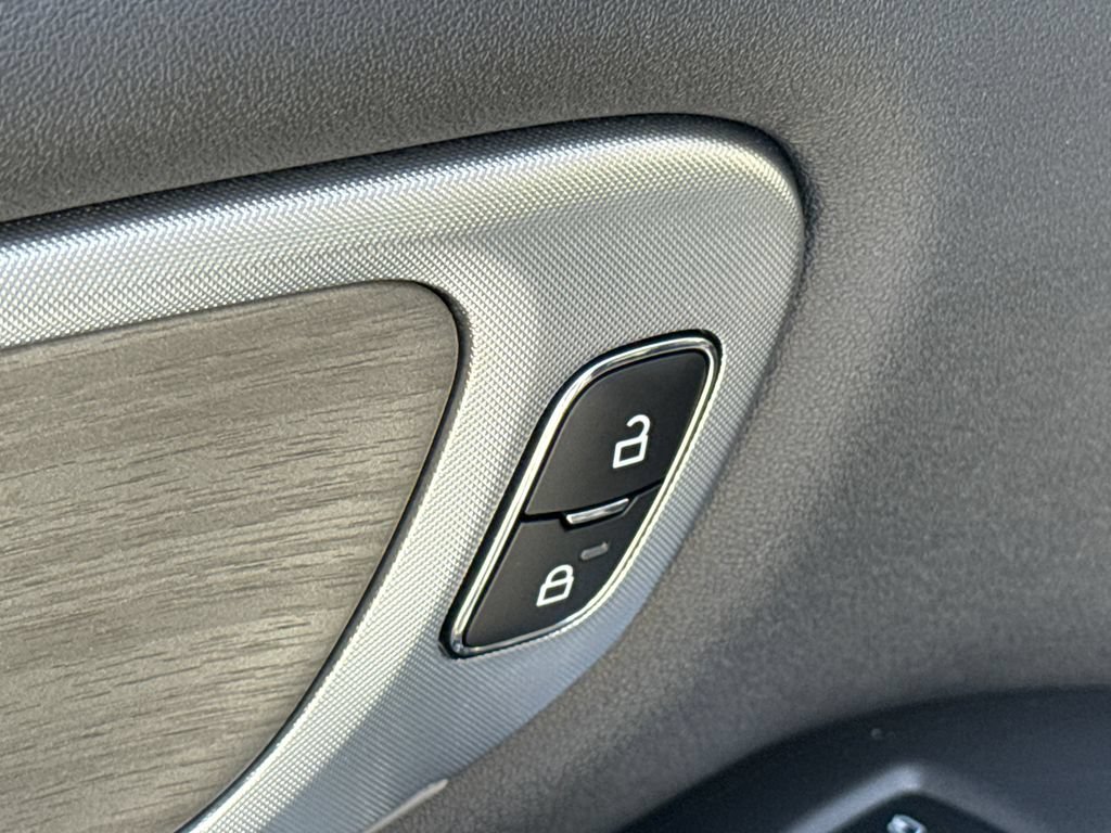 Used 2025 Ford Expedition Platinum AWD/4WD image 22