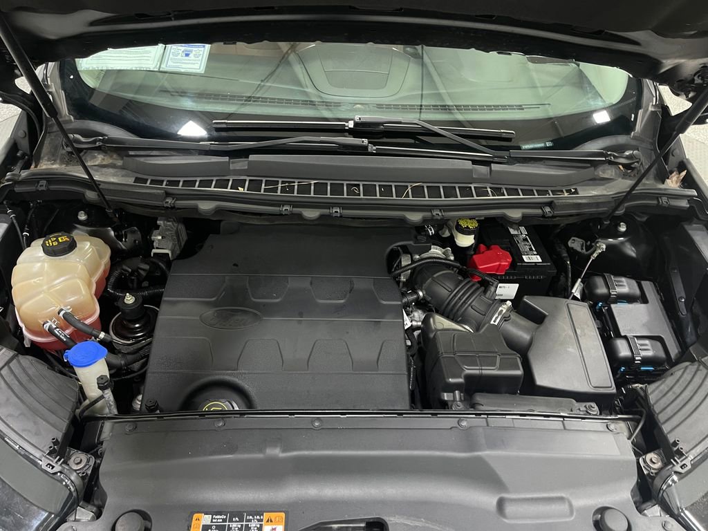 Used 2017 Ford Edge Titanium w/ Equipment Group 301A image 27