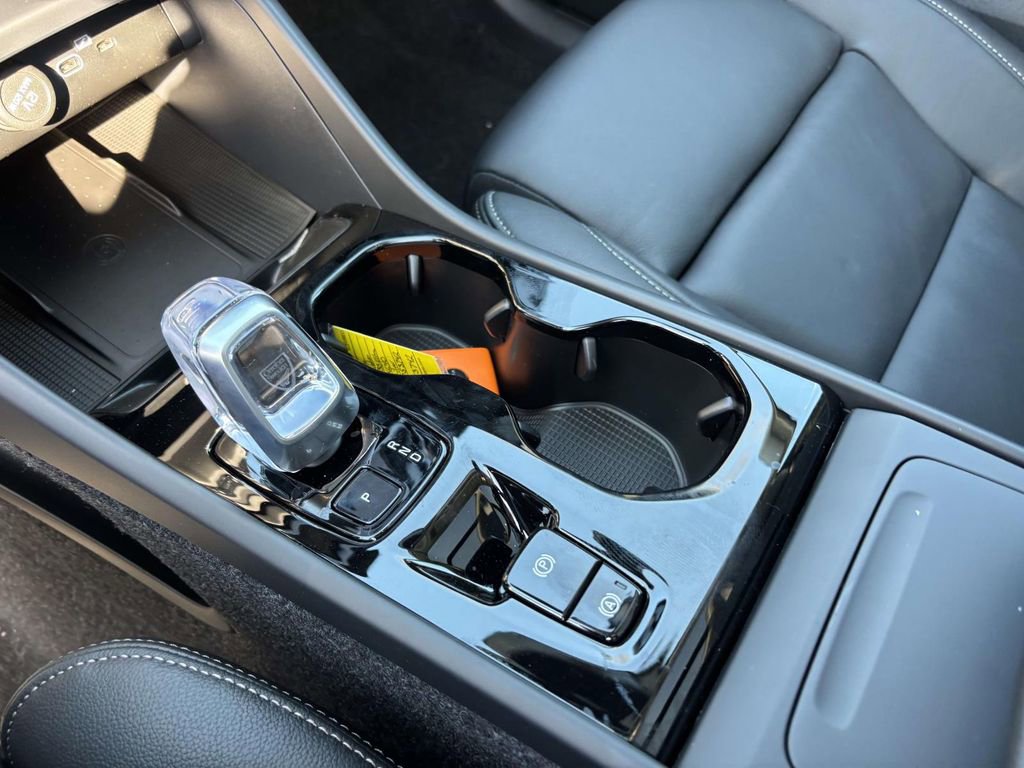 New 2026 Volvo XC40 B5 Ultra w/ Protection Package Premier image 23